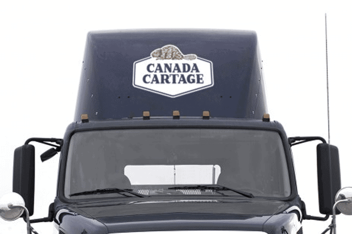 Canada-Cartage-Driver-Paul-Peiris-helps-a-crash-victim-in-need